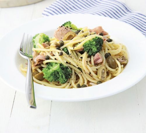 Citromos spagetti tonhallal és brokkolival