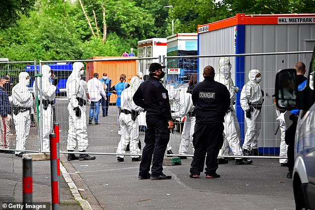 Összecsapások történtek Németországban a lakosok és a rendőrök között.